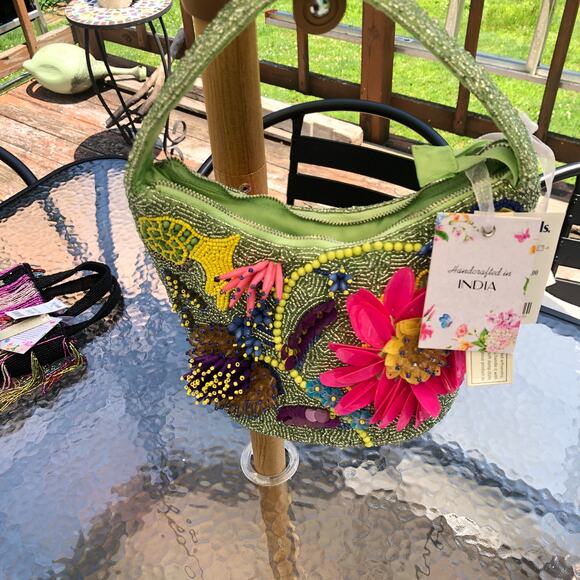 Green Multicolor Bright Viral Beaded Bag Embellished Green Floral NWT - Picture 3 of 5